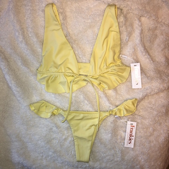 Frankie’s Bikinis Set - Picture 4 of 8